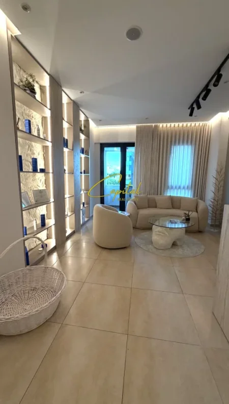 Tirane, jepet me qera zyre Kati 3, 100 m² 1.100 € (KOMPLEKSI SQUARE 21)