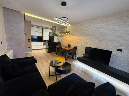 Tirane, jepet me qera apartament 2+1 Kati 5, 115 m² 1.000 € (STACION TRENI ,JORDAN MISJA,SPAK ,KOMPLEKSI PANORAMA)