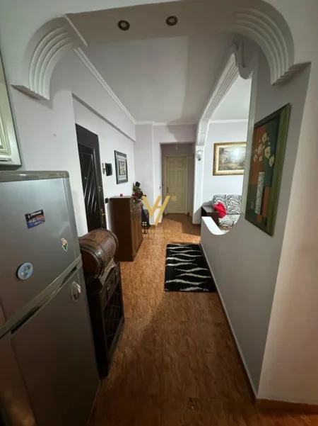 Tirane, jepet me qera apartament 2+1+Ballkon Kati 11, 88 m² 520 € (LAPRAKE)