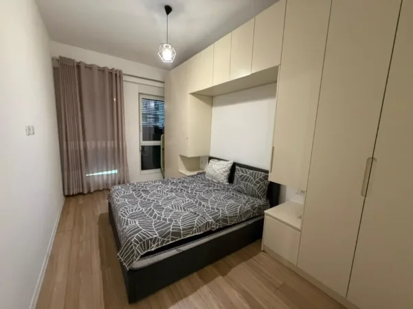 Tirane, jepet me qera apartament 1+1 Kati 5, 650 € (21 dhjetori)