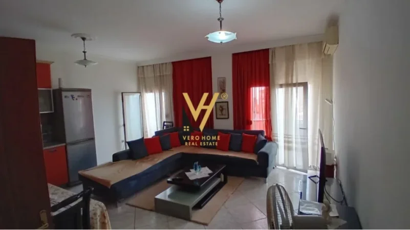 Tirane, jepet me qera apartament 2+1+Ballkon Kati 4, 100 m² 520 € (KINOSTUDIO)