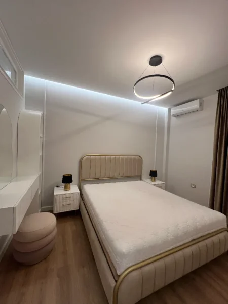 Tirane, jepet me qera apartament 2+1 Kati 5, 77 m² 1.000 € (SELVIA PRANE QENDRES)