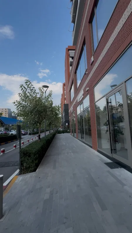 Tirane, jepet me qera apartament 2+1+Ballkon Kati 6, 115 m² 1.500 € (Muhedin Llagani)