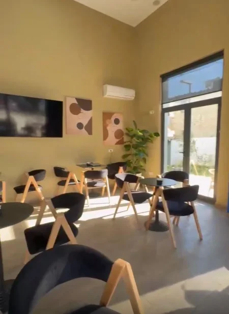 Tirane, jepet me qera bar-kafe Kati 0, 50 m², Don Bosko, 💶Cmimi: 90.000 Lekë/Muaj