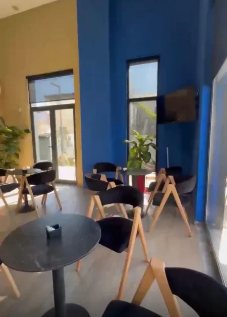 Tirane, jepet me qera bar-kafe Kati 0, 50 m², Don Bosko, 💶Cmimi: 90.000 Lekë/Muaj