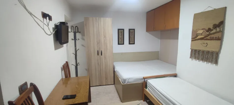 Tirane, jepet me qera garsonier 1+1 Kati 1, 35 m² 350 € (RRUGA E ELBASANIT)