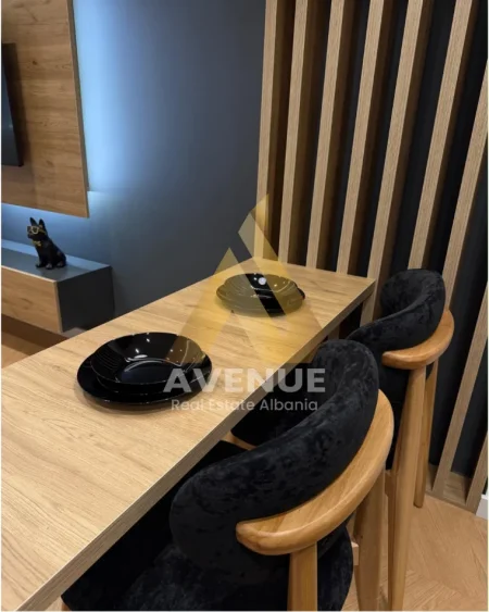 Tirane, jepet me qera apartament 1+1+Ballkon Kati 1, 70 m² 750 € (Liqeni artificial)
