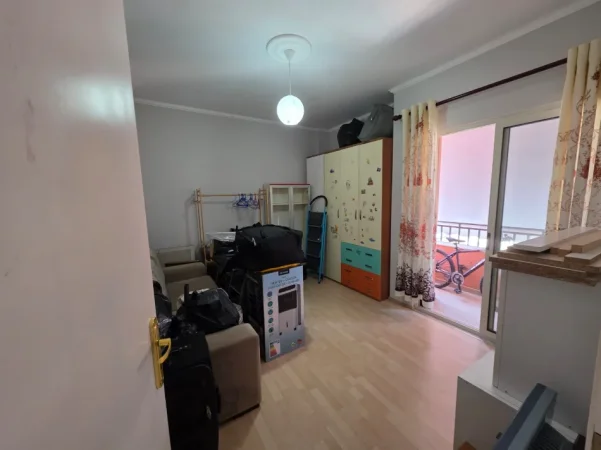 Tirane, Shiten 2 apartamente Kati 8, 111 m² 160.000 € (Yzberisht prane pasticeri Nela)