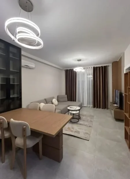 Tirane, jepet me qera apartament 1+1 Kati 12, 69 m² 518 € (Yzberisht prane pasticeri Nela)