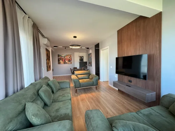 Tirane, jepet me qera apartament+verande | Penthouse 2+1+Aneks+Ballkon Kati 11, 126 m² 850 € (Rruga e Dafinave, Ish Fusha e Aviacionit)