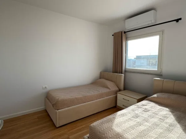 Tirane, jepet me qera apartament+verande | Penthouse 2+1+Aneks+Ballkon Kati 11, 126 m² 850 € (Rruga e Dafinave, Ish Fusha e Aviacionit)