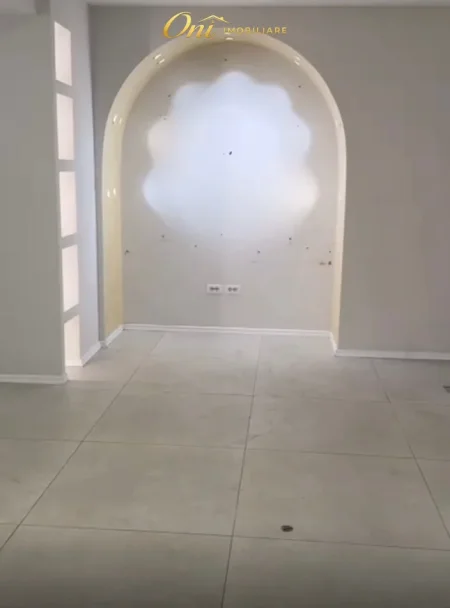 Tirane, jepet me qera dyqan Kati 0, 80 m² 600 € (RRUGA IRFAN TOMINI)