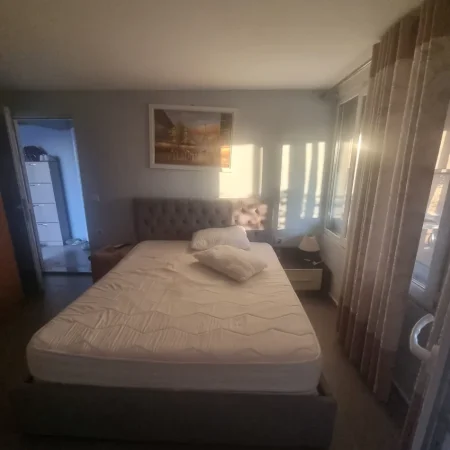 Tirane, jepet me qera apartament 1+1+Ballkon , 450 € (Mine Peza)