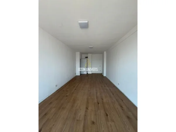 Tirane, jepet me qera apartament 3+1 Kati 5, 160 m² 1.700 € (përfshirë administrimin (Rruga Mine Peza)