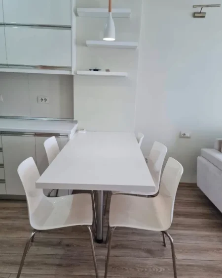 Tirane, jepet me qera apartament 1+1+Ballkon Kati 7, 60 m² 400 € (Astir te Nela 5)