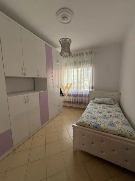 Tirane, jepet me qera apartament 2+1+Ballkon Kati 1, 90 m² 520 € (ASTIR)
