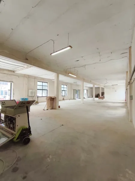 Tirane, jepet me qera magazine Kati 0, 500 m² 4.450 € (Prane Amerikan 3)
