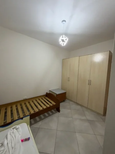 Tirane, jepet me qera apartament 2+1 Kati 4, 90 m² 650 € (DON BOSKO)