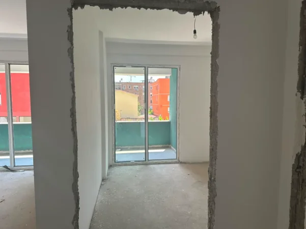 Tirane, shitet apartament 2+1 Kati 1, 99 m² 190.000 € (XHAMLLIK)