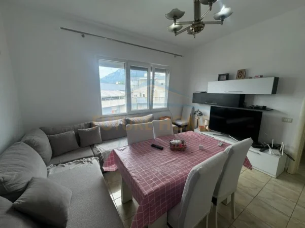 Tirane, jepet me qera apartament 1+1 Kati 6, 54 m² 370 € (FRESK)
