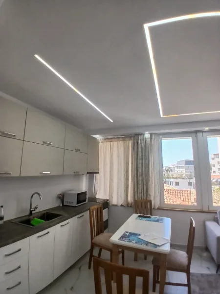 Durres, shitet apartament 1+1+Ballkon Kati 3, 40 m² 75.000 € (Rruga Grigor Durrsaku)