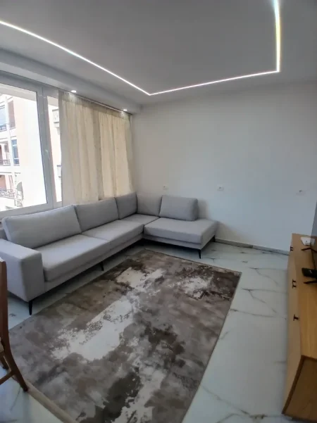 Durres, shitet apartament 1+1+Ballkon Kati 3, 40 m² 75.000 € (Rruga Grigor Durrsaku)