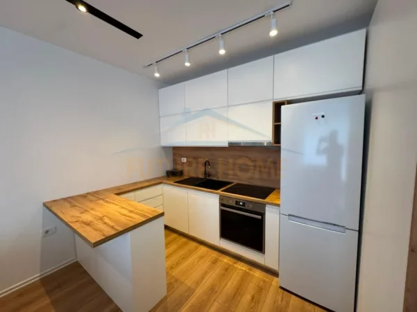 Tirane, jepet me qera apartament 1+1 Kati 1, 70 m² 650 € (SELITE)