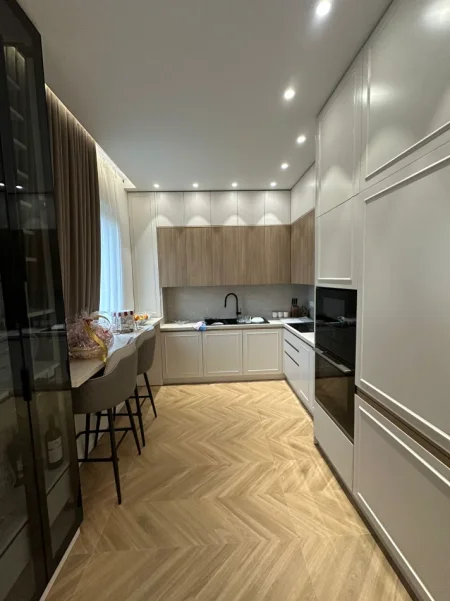 Tirane, shitet Vile Vile 2 Katshe , 315 m² 650.000 € (Farke)