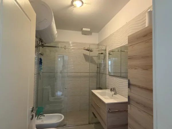 Tirane, shitet apartament 2+1 Kati 8, 119 m² 205.000 € (ali visha)