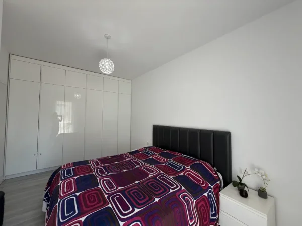 Tirane, jepet me qera nga Pronari, pa-komision apartament 1+1 Kati 2, 65 m² 700 €