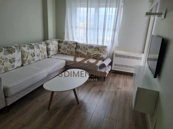Tirane, jepet me qera apartament 1+1+Ballkon Kati 7, 60 m² 430 € (Astir, prane Vero Caffe)