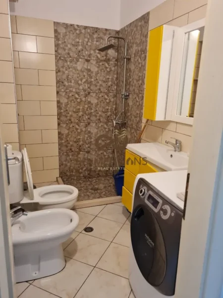 Tirane, jepet me qera apartament 1+1+Ballkon Kati 7, 60 m² 430 € (Astir, prane Vero Caffe)