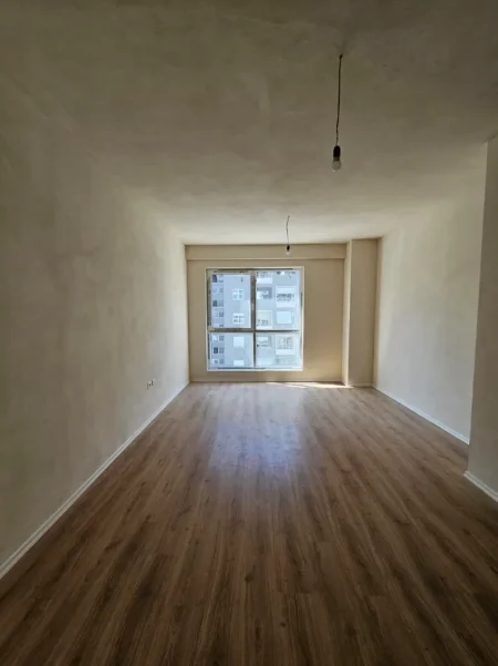 Tirane, shitet apartament 3+1+Ballkon Kati 4, 125 m² 375.000 € (Komuna e Parisit)