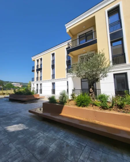 Tirane, shitet apartament 1+1+Ballkon Kati 0, 63 m² 127.460 € (Sauk i vjeter)