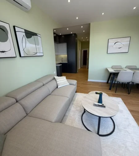 Tirane, shitet apartament 1+1 , 70 m² 235.000 € 
