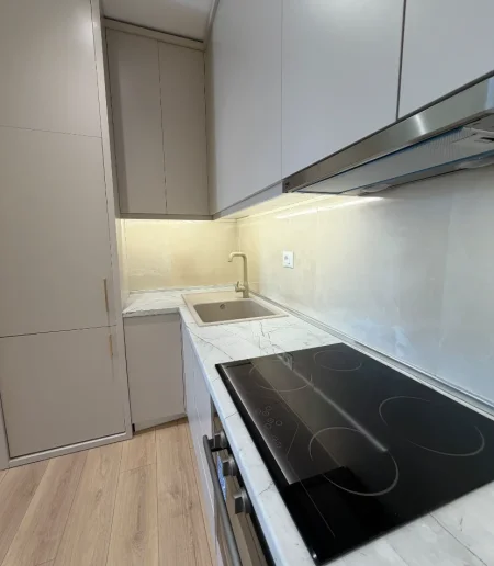 Tirane, shitet apartament 1+1 , 70 m² 235.000 € 