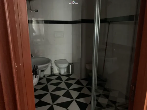 Tirane, jepet me qera apartament 2+1 Kati 8, 100 m² 1.300 € (Abdyl frasheri)