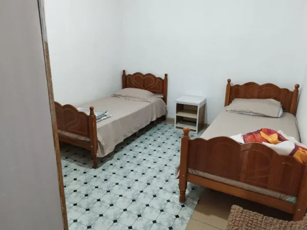Tirane, jepet me qera shtepi 2+1+Ballkon Kati 1, 100 m² 350 € (rruga 5 maji)