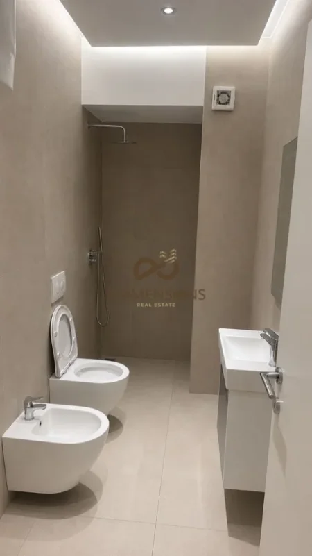 Tirane, jepet me qera zyre Kati 7, 85 m² 650 € (Rruga Dritan Hoxha - D8242A-169)