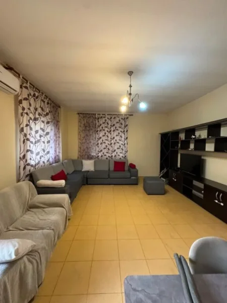 APARTAMENT  2+1 ME QIRA  " KRISTALI "   600 €
