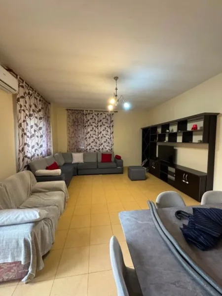 APARTAMENT  2+1 ME QIRA  " KRISTALI "   600 €