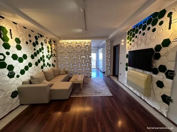 Tirane, jepet me qera apartament 2+1 Kati 9, 100 m² 900 € (blloku)