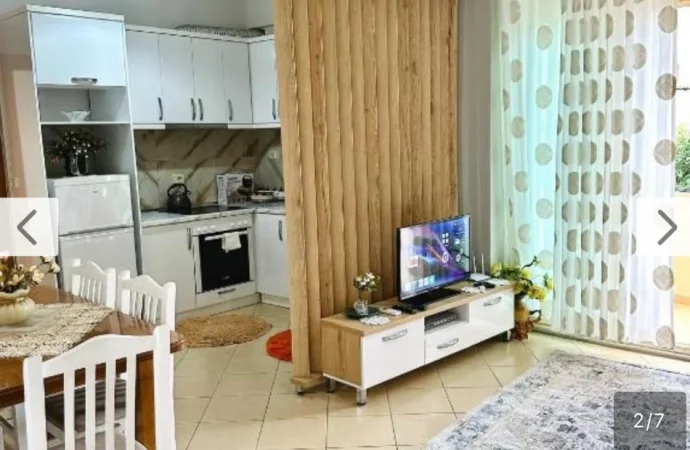 Vlore, jepet me qera apartament 2+1 Kati 1, 55 €