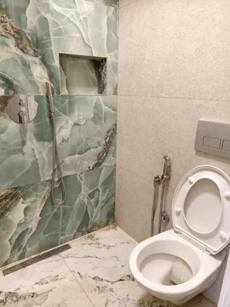 Tirane, jap me qera apartament 1+1 Kati 4, 40 m² (Rruga e Barrikadave)
