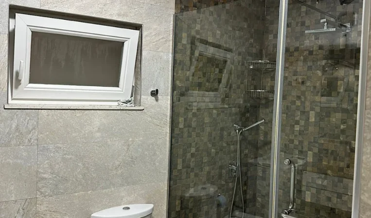 Tirane, jepet me qera apartament 1+1 Kati 2, 76 m² 650 € 