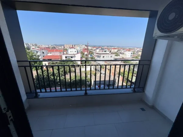 Tirane, jepet me qera apartament 1+1 Kati 4, 79 m² 600 € (bulevardi i ri)