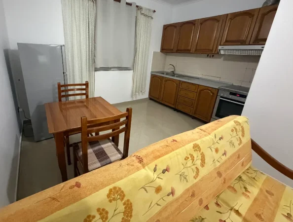 Shqiperi, jepet me qera apartament 1+1+Ballkon Kati 3, 60 m² 450 € (Rruga:Mihal Grameno)