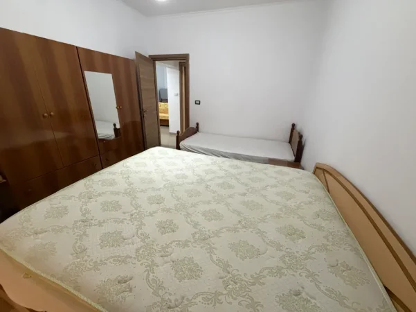 Shqiperi, jepet me qera apartament 1+1+Ballkon Kati 3, 60 m² 450 € (Rruga:Mihal Grameno)