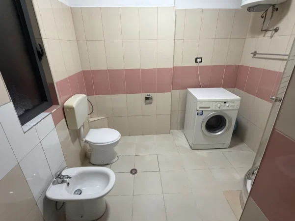 Shqiperi, jepet me qera apartament 1+1+Ballkon Kati 3, 60 m² 450 € (Rruga:Mihal Grameno)