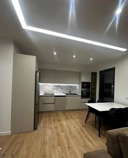 Tirane, jepet me qera apartament 2+1 Kati 4, 106 m² 750 € (Porcelan)